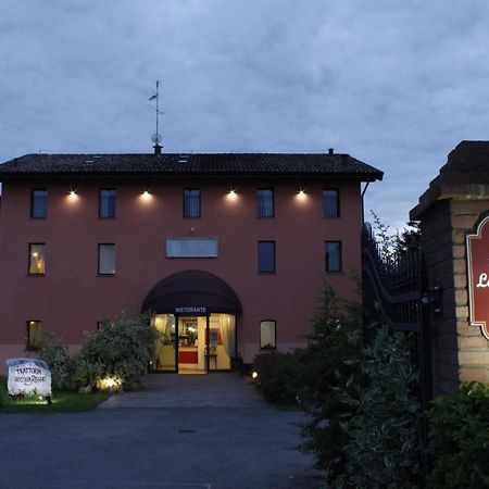 Hotel La Vecchia Reggio Реджо Емилия Екстериор снимка