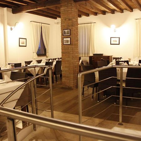 Hotel La Vecchia Reggio Реджо Емилия Екстериор снимка