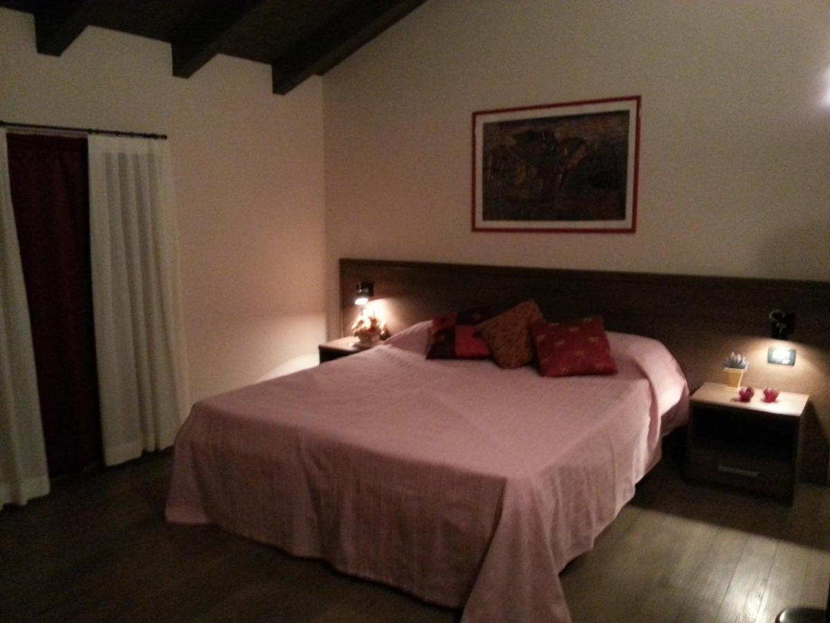 Hotel La Vecchia Reggio Реджо Емилия Стая снимка